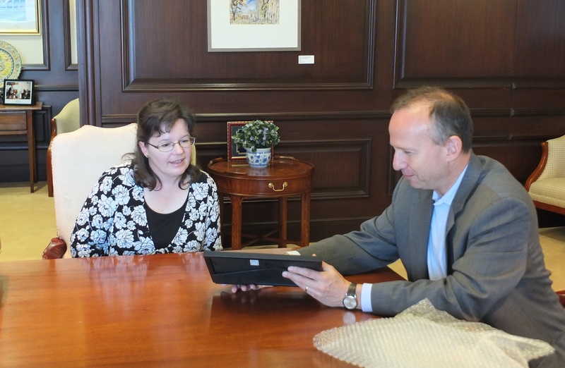 Dagsboro artist Kim Frey makes special gifts for governor's trip to